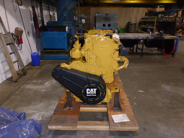 New Surplus Caterpillar C18 ACERT 715HP Diesel  Marine Engine Item-15828 1