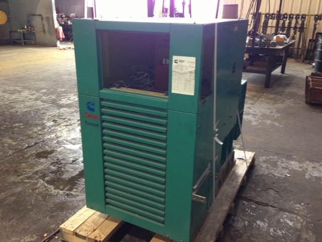 Low Hour Newage 800KW  Generator End Item-13976 0