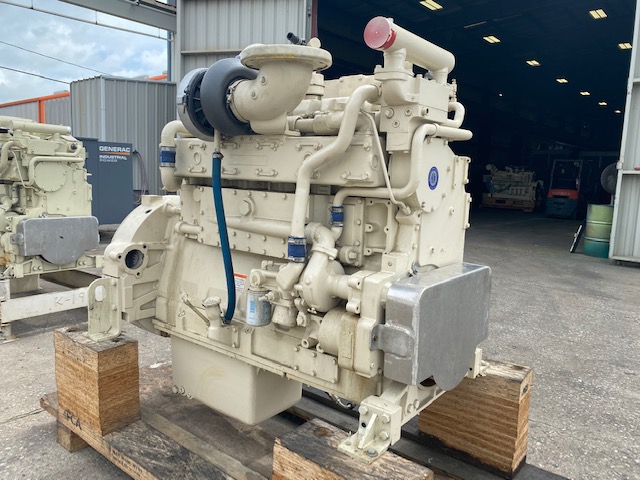 Rebuilt Cummins KTA19-M 500HP Diesel  Marine Engine Item-16929 5