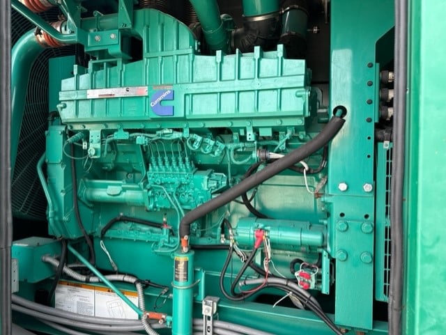 Low Hour Cummins QST30-G5 750KW  Generator Set Item-18951 4